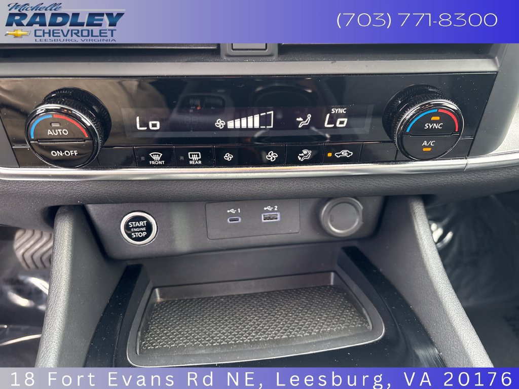 Used 2023 Nissan Rogue SV AWD/4WD image 19