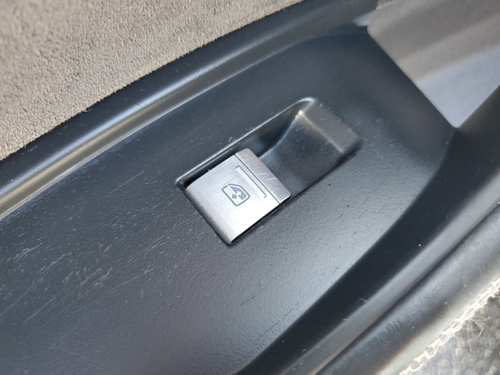 Used 2023 Audi e-tron S Premium Plus image 17