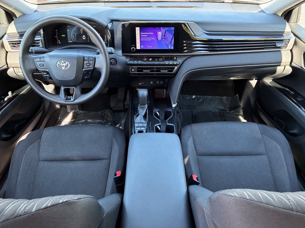 Used 2025 Toyota Camry LE FWD image 5