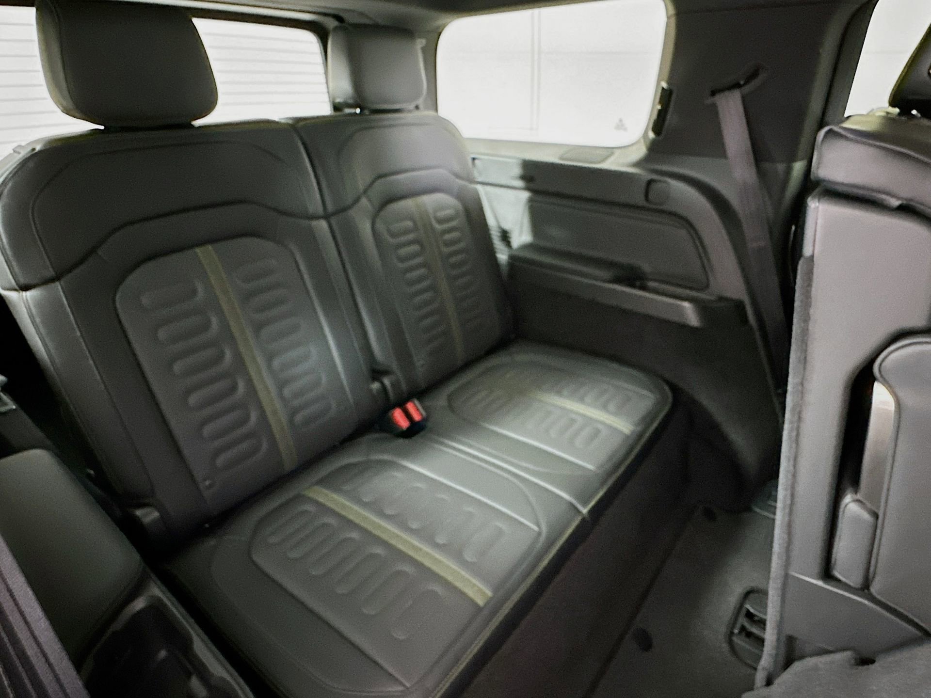 Used 2026 Rivian R1S Adventure image 28