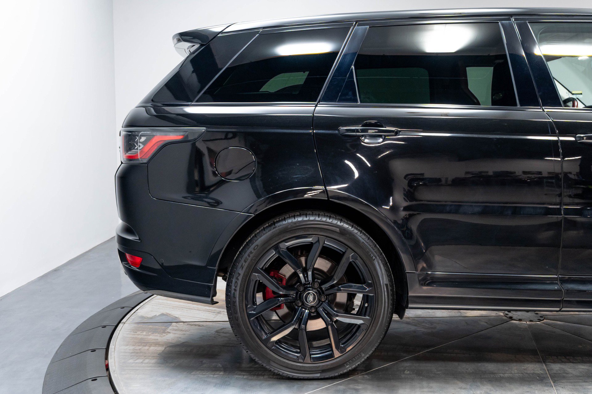 Used 2019 Land Rover Range Rover Sport SVR AWD/4WD image 20