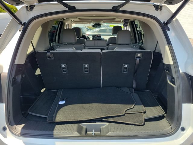 Certified 2025 Honda Pilot Touring image 8