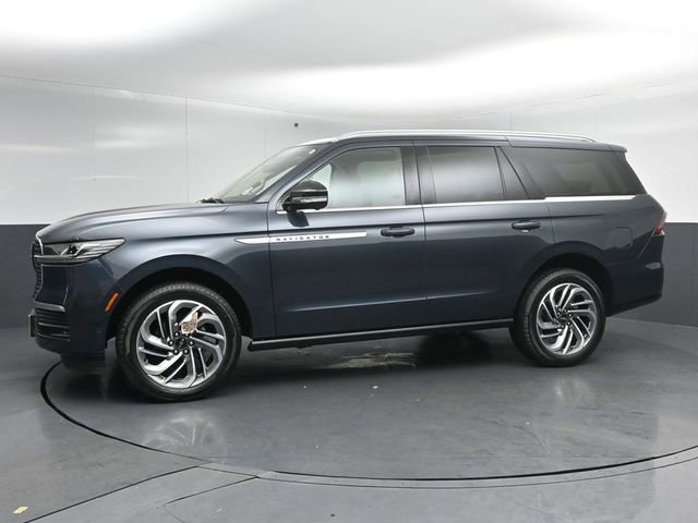 Certified 2025 Lincoln Navigator Reserve AWD/4WD image 4