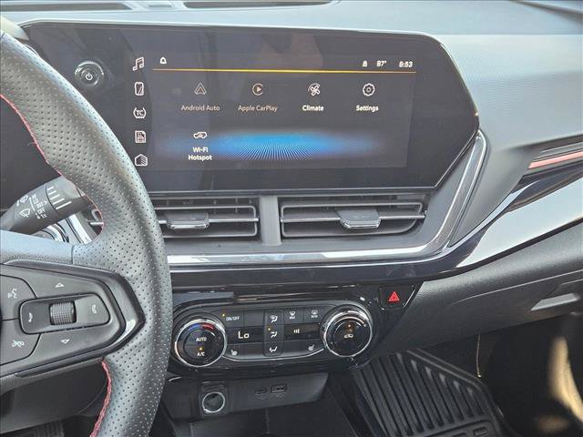 Used 2025 Chevrolet Trax RS FWD image 13