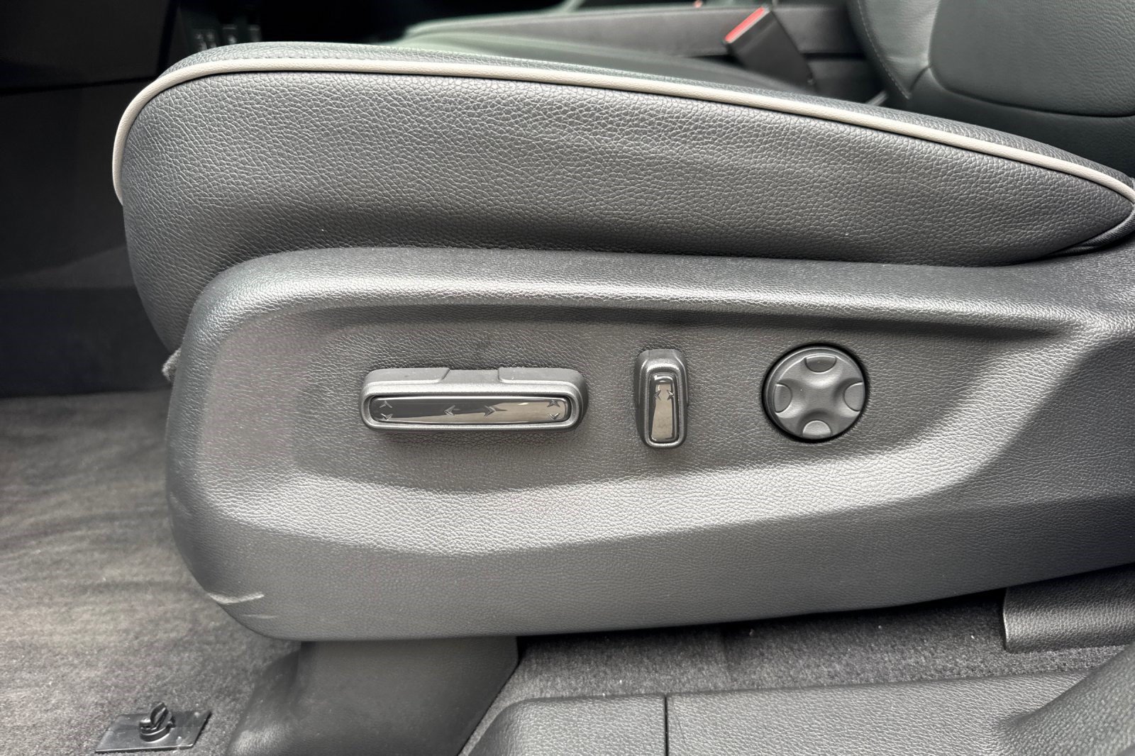 Certified 2026 Honda Odyssey Touring image 14