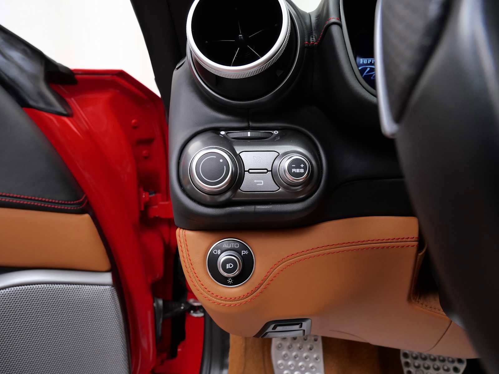 Certified 2022 Ferrari Portofino M image 31