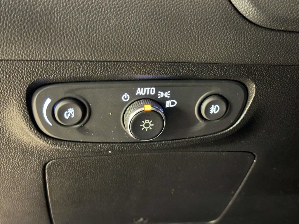 Used 2023 Buick Encore GX Preferred w/ Cold Weather Comfort Package FWD image 19