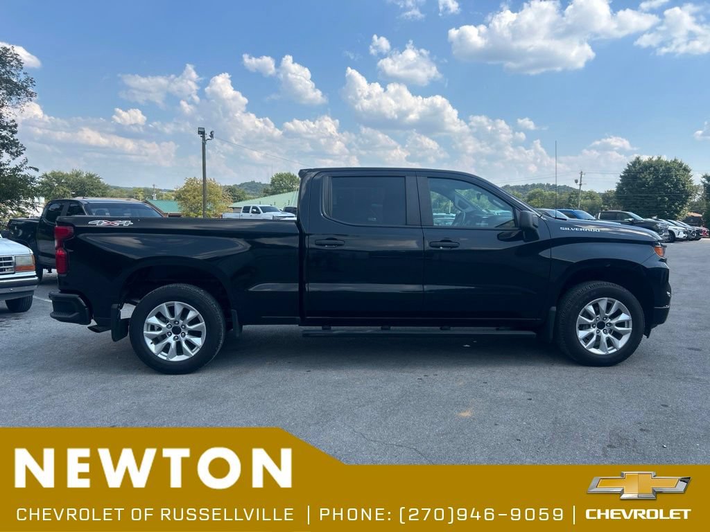 Used 2022 Chevrolet Silverado 1500 Custom AWD/4WD image 9