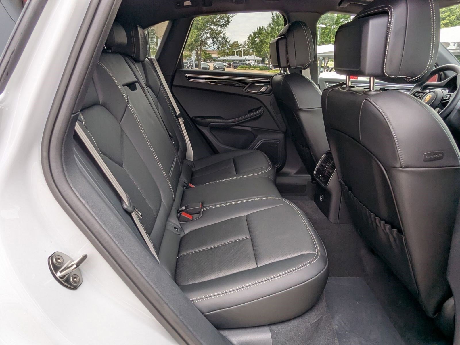 New 2026 Porsche Macan image 24