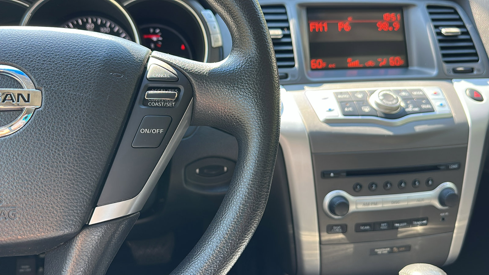 Used 2014 Nissan Murano S image 16