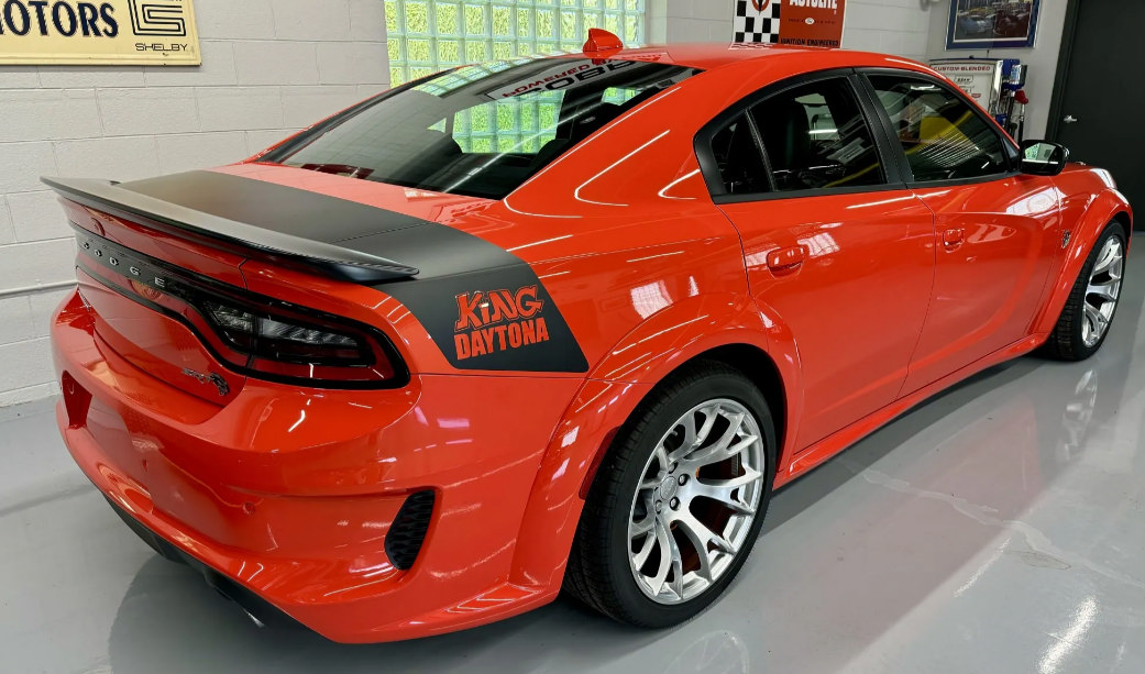 Used 2023 Dodge Charger SRT Hellcat RWD image 2