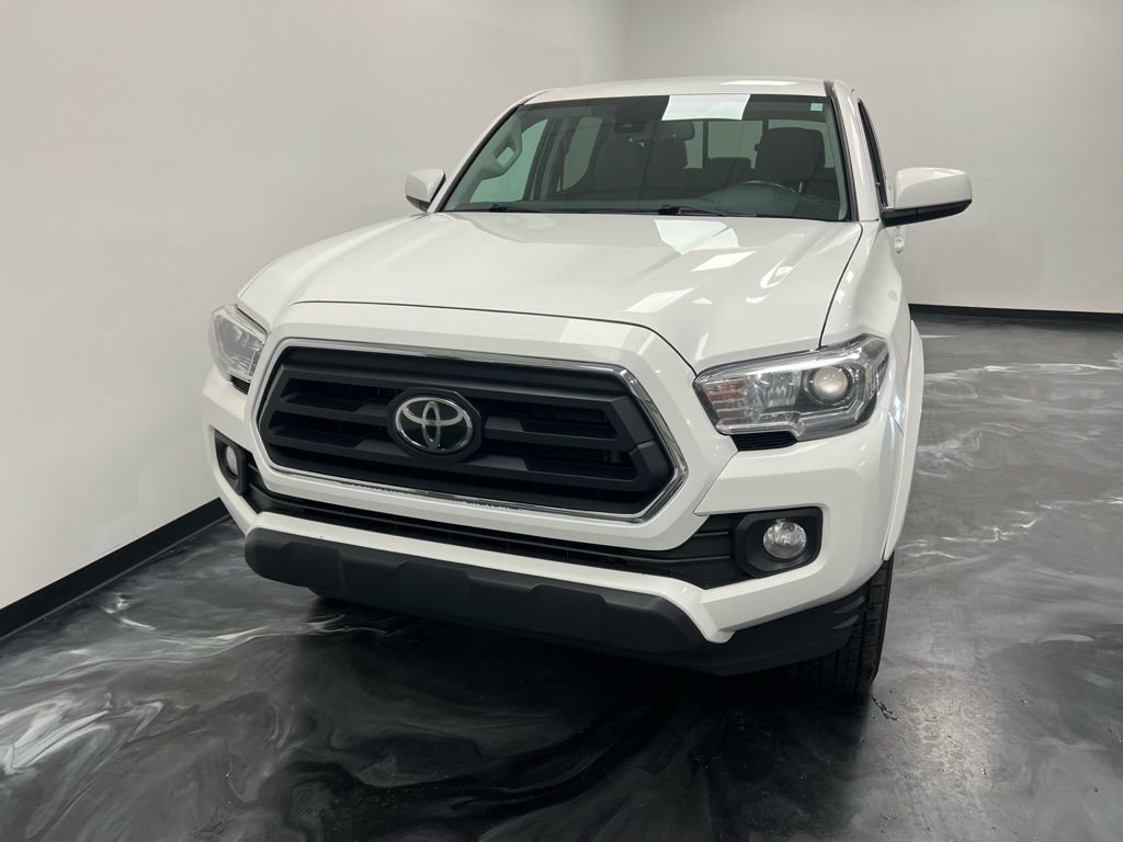 Used 2021 Toyota Tacoma SR5 AWD/4WD image 3
