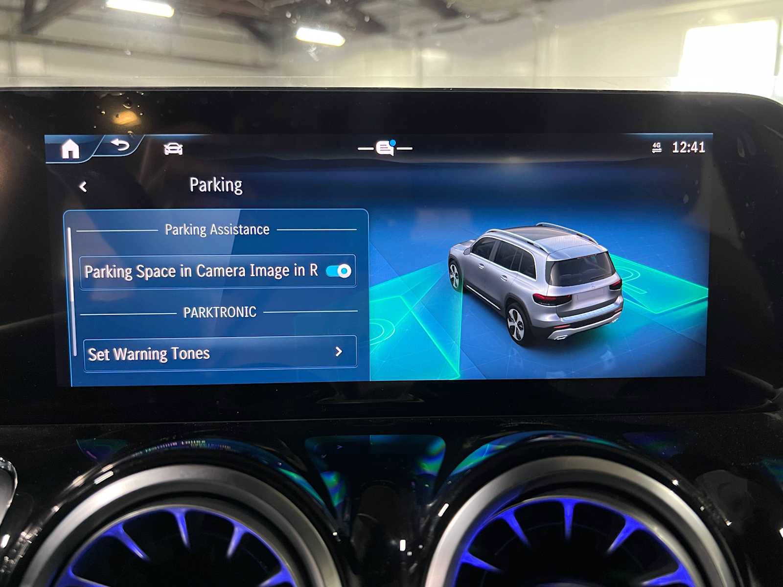 New 2025 Mercedes-Benz GLB 250 4MATIC image 29