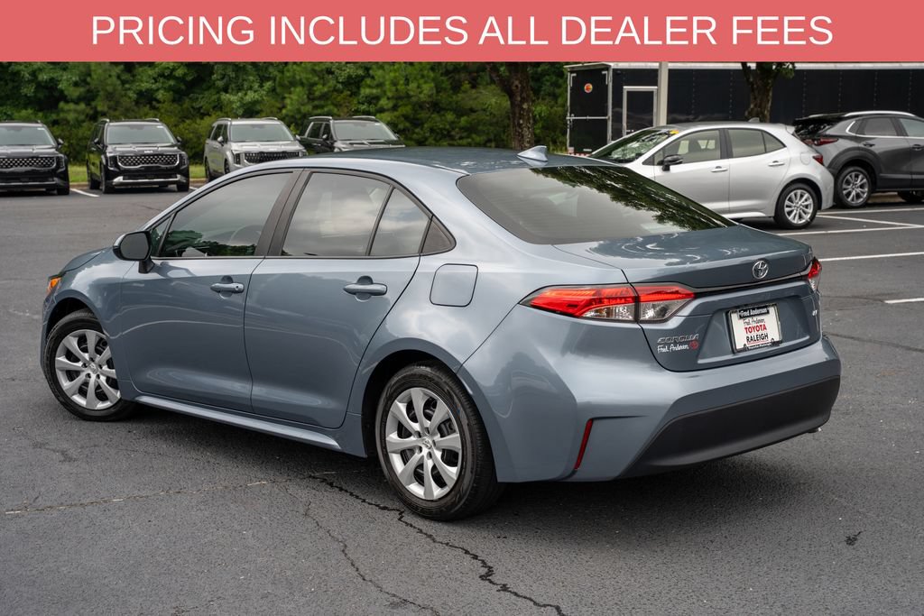 Used 2023 Toyota Corolla LE FWD image 3
