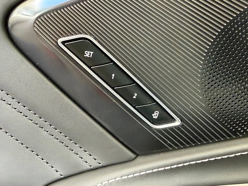 Used 2024 Chevrolet Corvette Z06 w/ Stealth Interior Trim Package RWD image 31