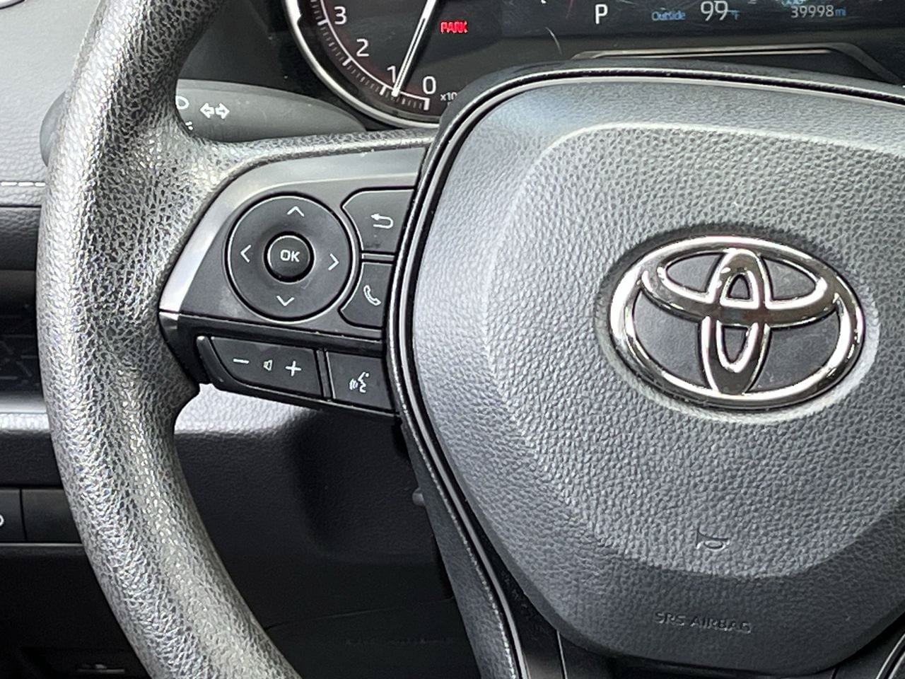 Used 2025 Toyota RAV4 XLE FWD image 12