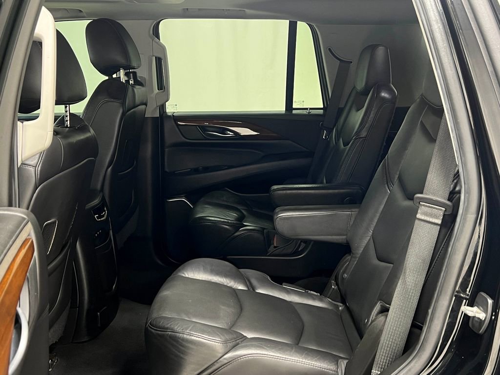 Used 2018 Cadillac Escalade Premium Luxury w/ LPO, Radiant Package AWD/4WD image 35