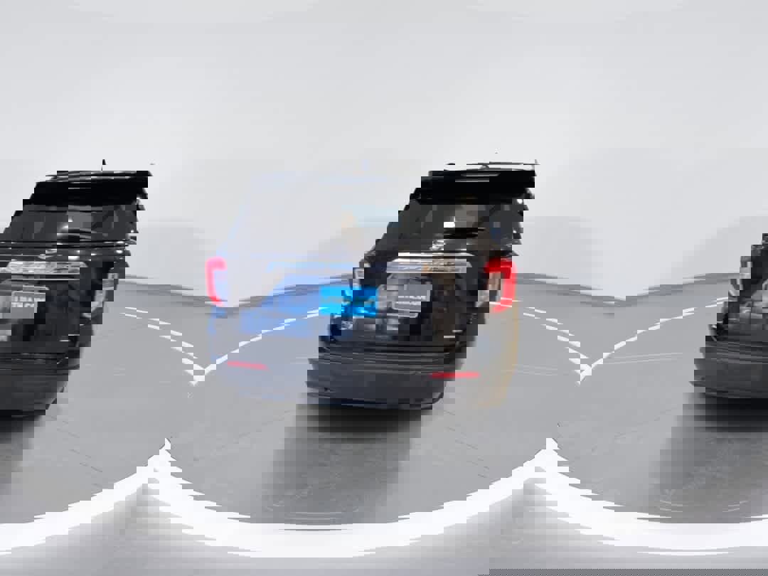 Used 2020 Ford Explorer XLT w/ Comfort Package image 7