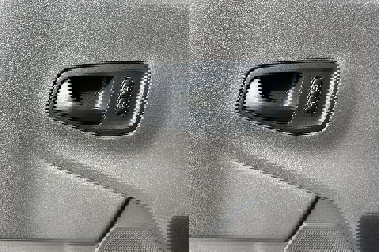 New 2026 Ford Transit 250 148 Medium Roof w/ Load Area Protection Package image 12