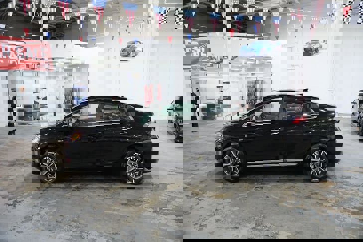 Used 2020 Hyundai Ioniq Limited image 6