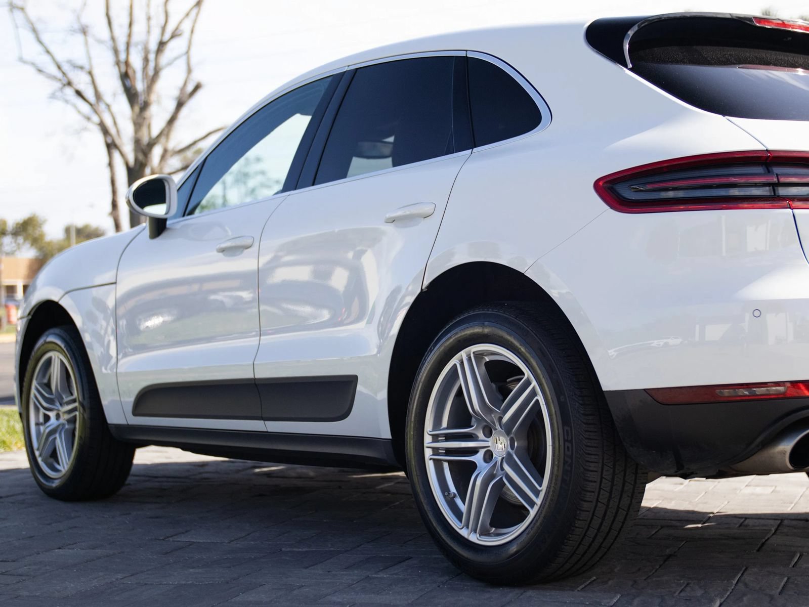Used 2015 Porsche Macan S w/ Infotainment Package AWD/4WD image 8