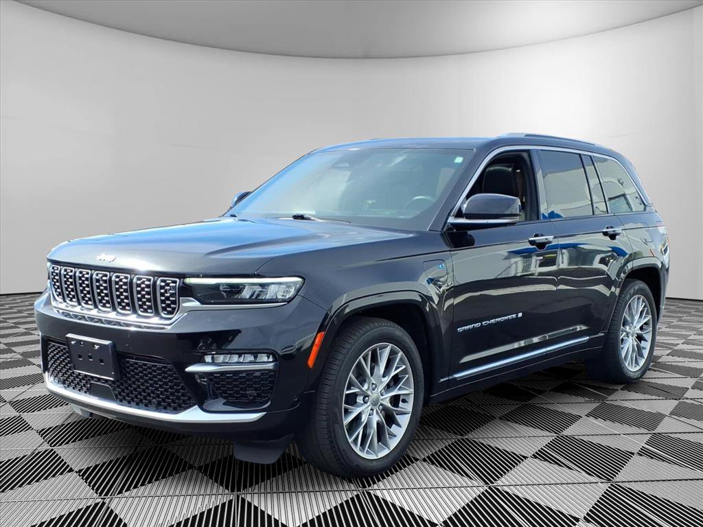 Used 2023 Jeep Grand Cherokee Summit w/ Advanced Protech Group IV image 4