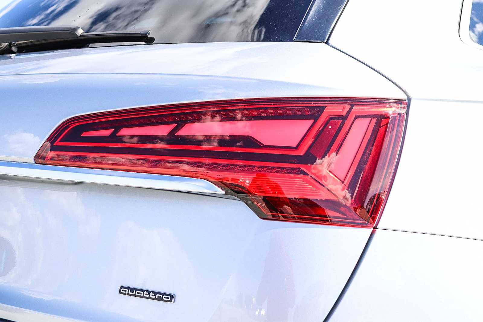 Used 2023 Audi Q5 2.0T Premium w/ Convenience Package image 10