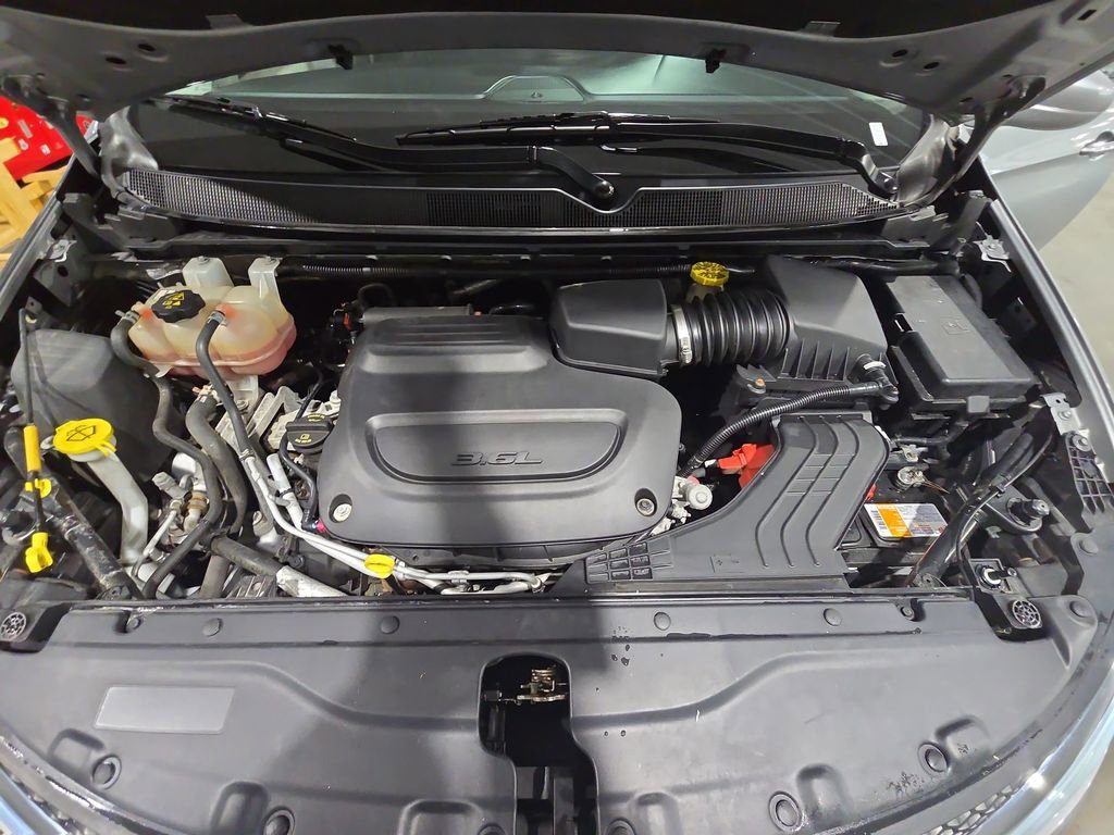 Used 2020 Chrysler Pacifica Touring-L FWD image 30