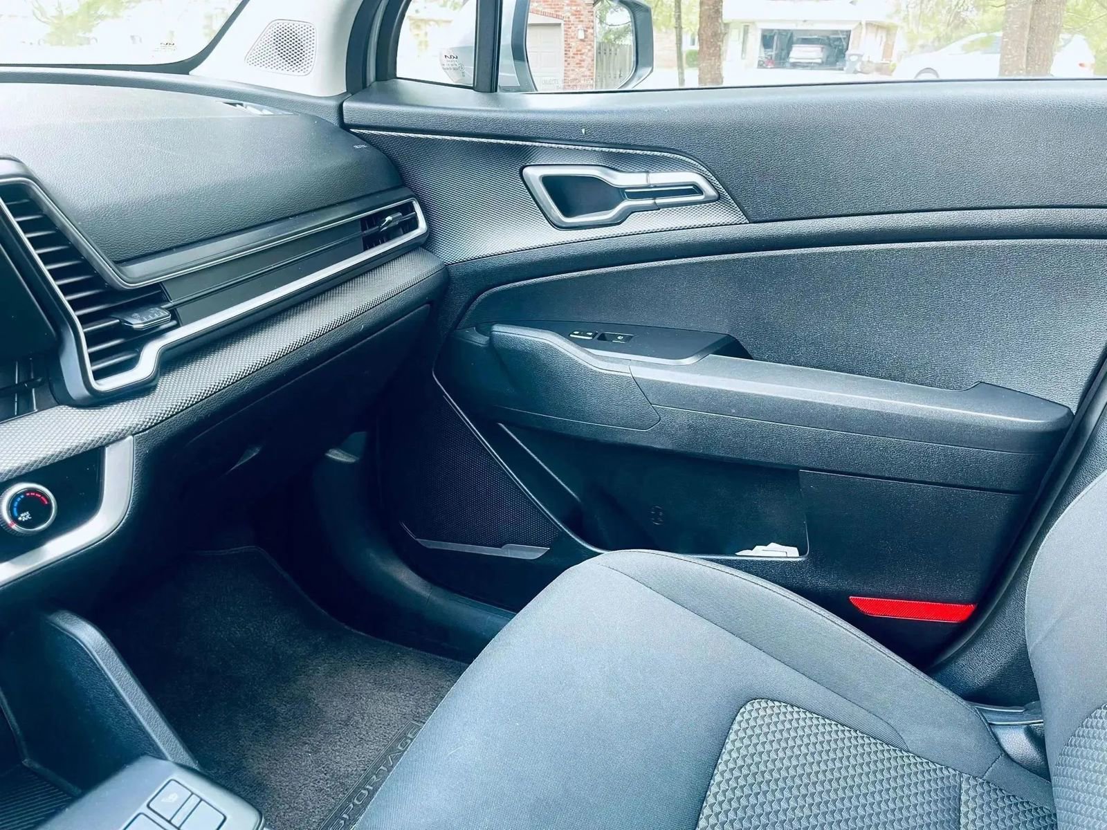 Used 2023 Kia Sportage LX image 20