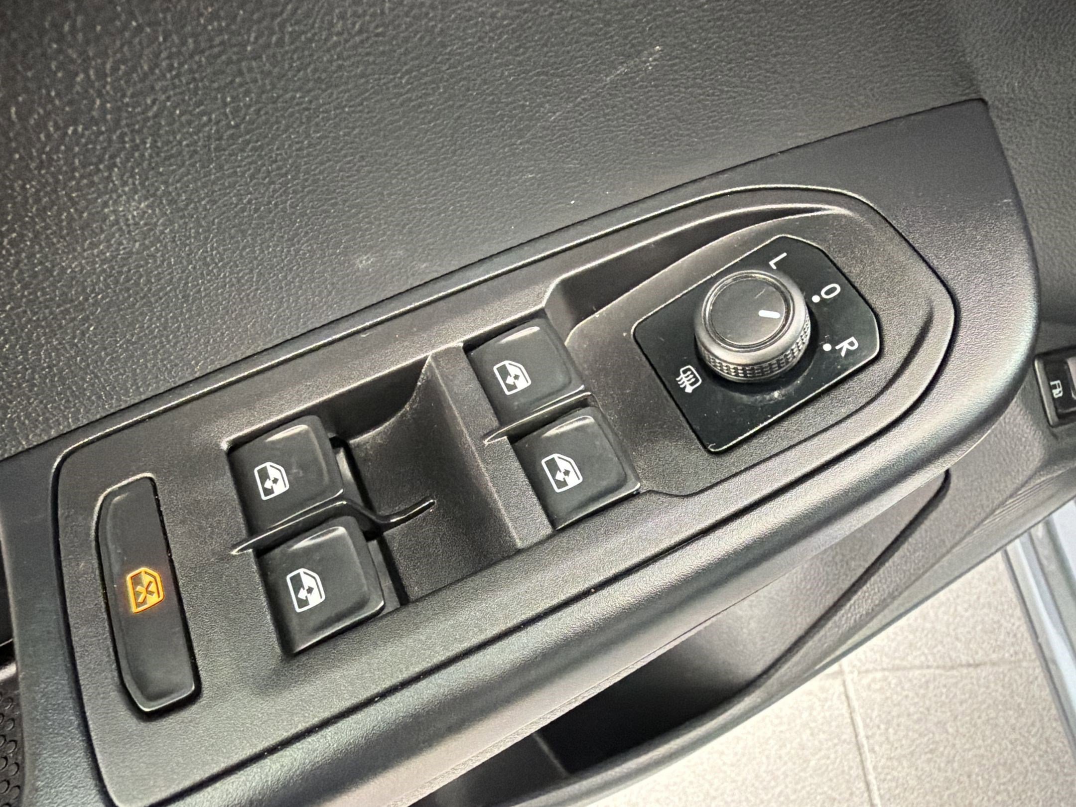 Certified 2023 Volkswagen Taos SEL AWD/4WD image 13