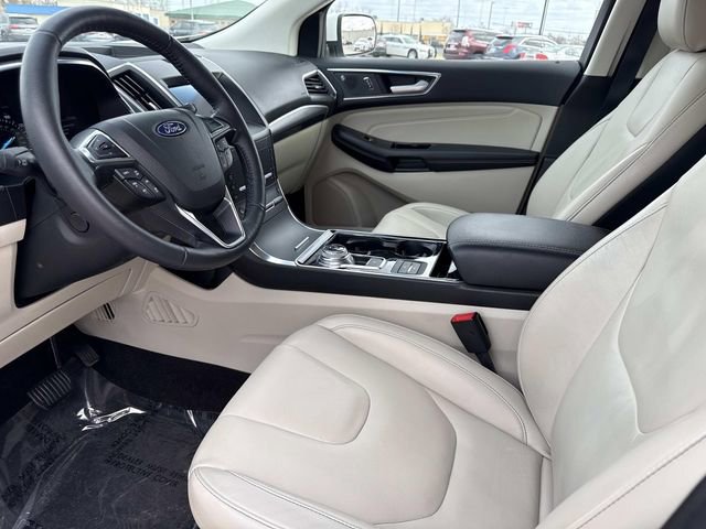 Used 2020 Ford Edge Titanium image 12