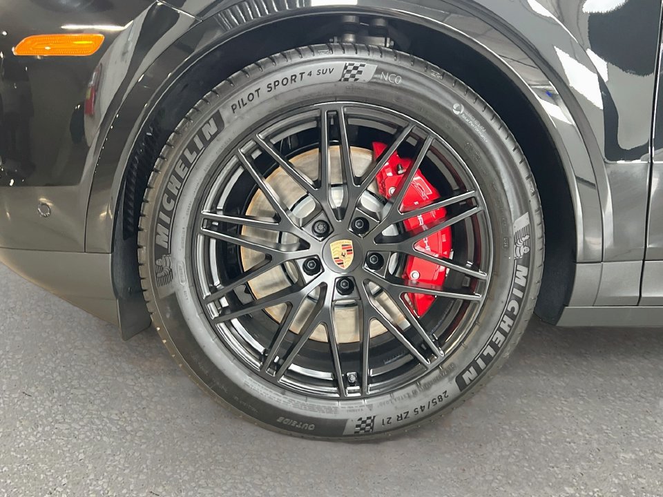 New 2026 Porsche Cayenne S AWD/4WD image 33