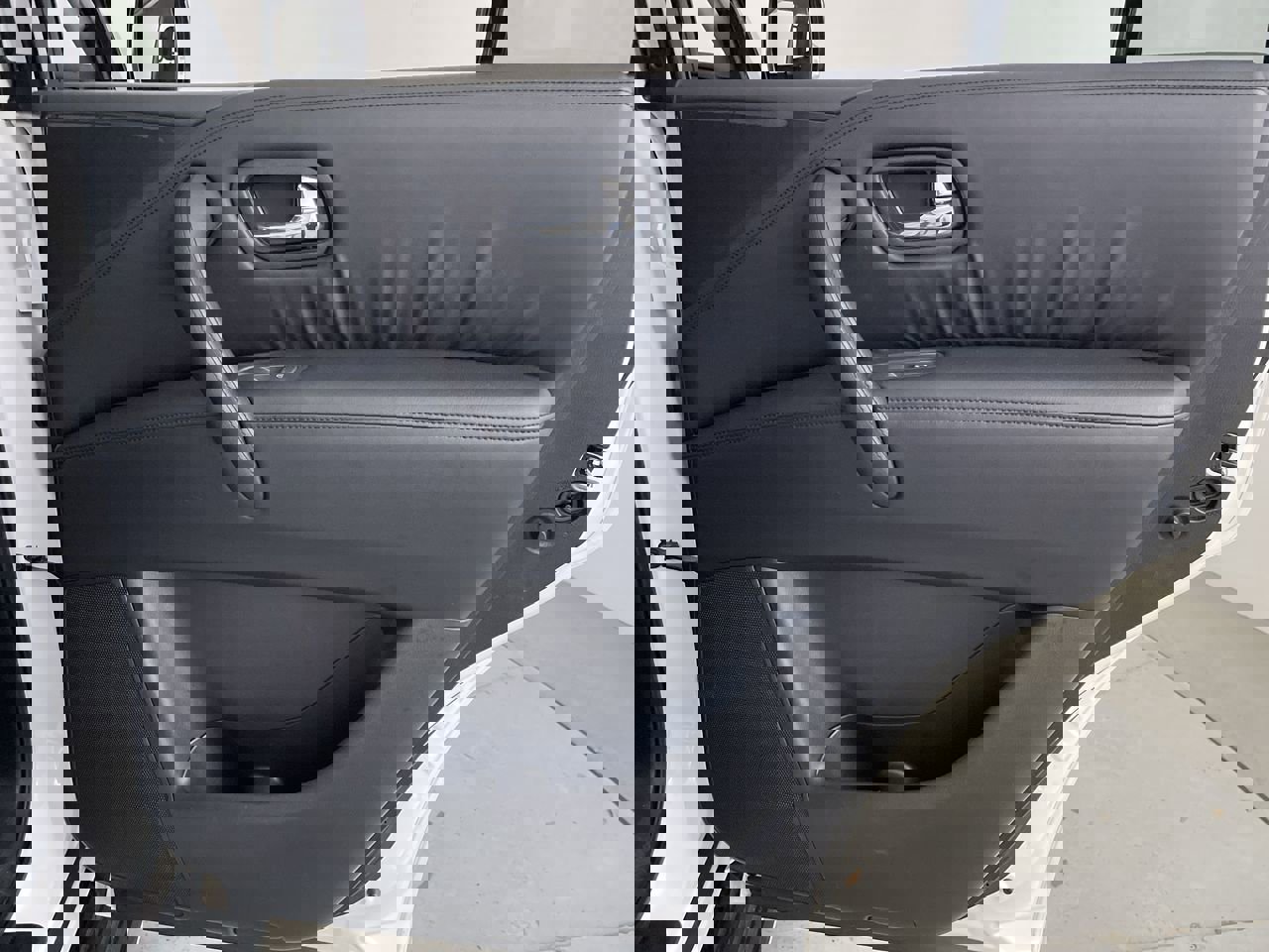 Used 2023 Nissan Armada SV w/ Cargo Package image 24