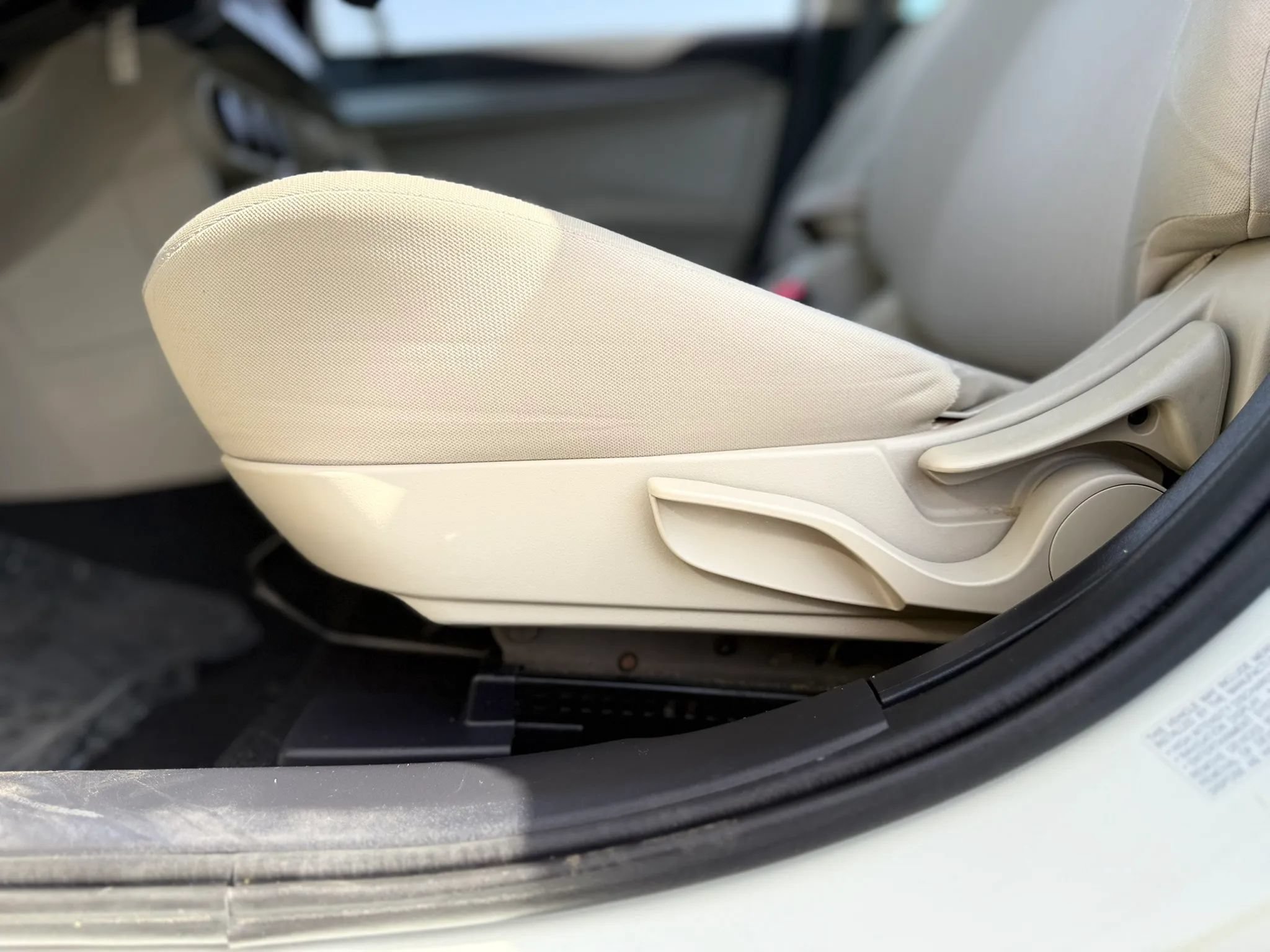 Used 2014 Mitsubishi Lancer ES FWD image 38