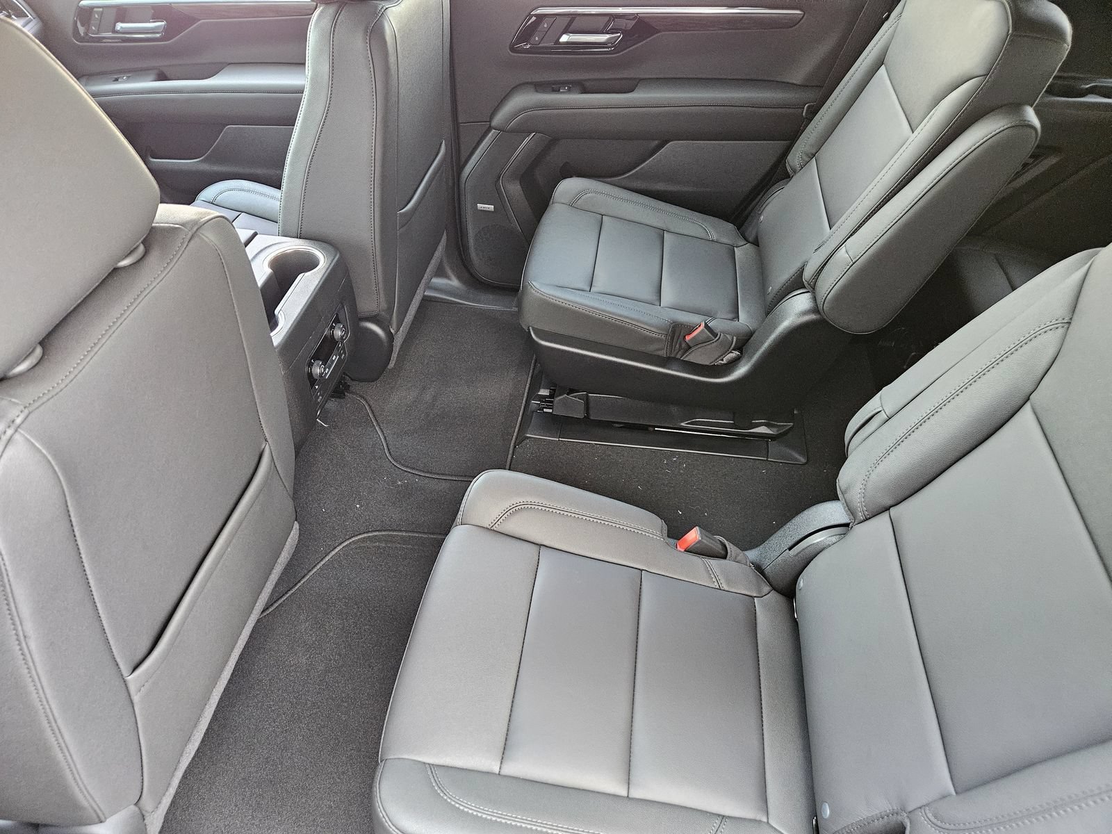 New 2026 Chevrolet Tahoe Z71 w/ Comfort Package AWD/4WD image 28