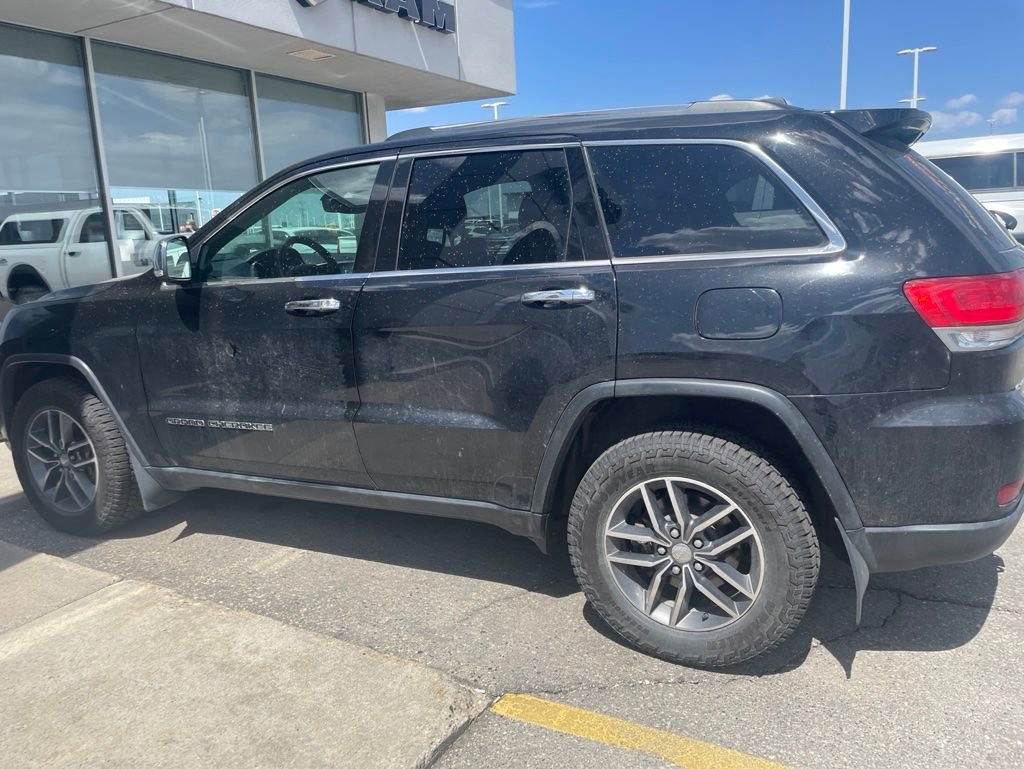 Used 2017 Jeep Grand Cherokee Limited AWD/4WD image 6