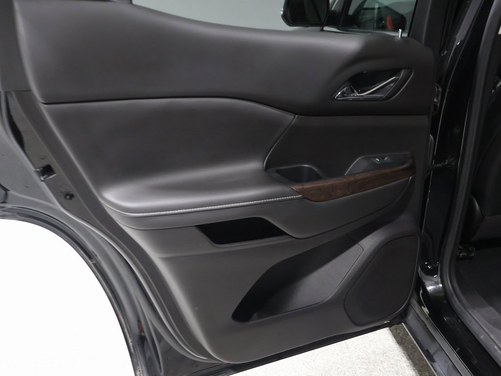 Used 2022 GMC Acadia Denali image 16
