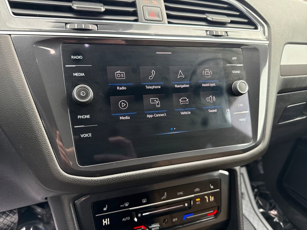 Used 2022 Volkswagen Tiguan SE image 28
