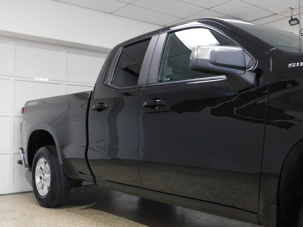Used 2020 Chevrolet Silverado 1500 LT w/ Fleet Comfort Package AWD/4WD image 11