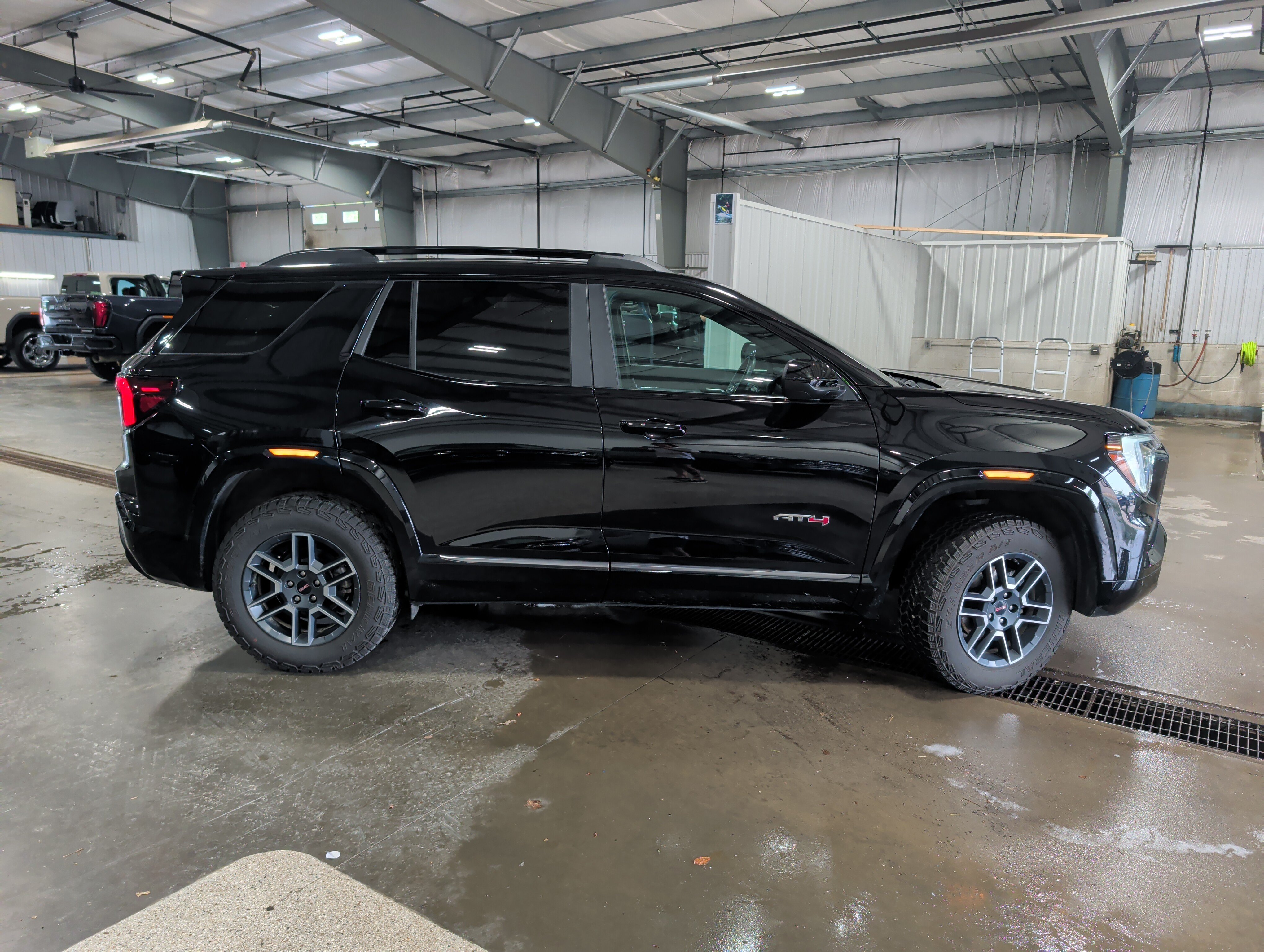 Used 2026 GMC Terrain AT4 AWD/4WD image 2