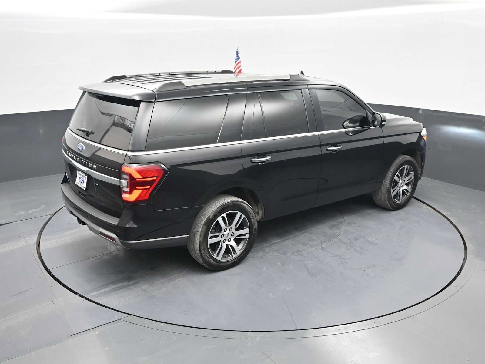 Used 2023 Ford Expedition Limited image 37