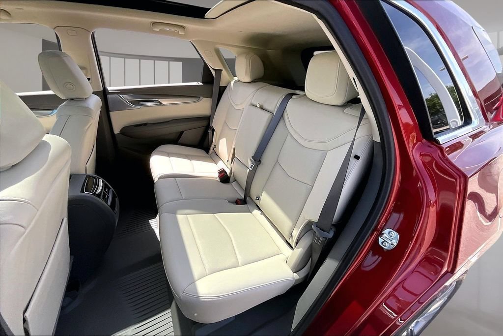 New 2026 Cadillac XT5 Premium Luxury w/ LPO, Floor Liner Package AWD/4WD image 10