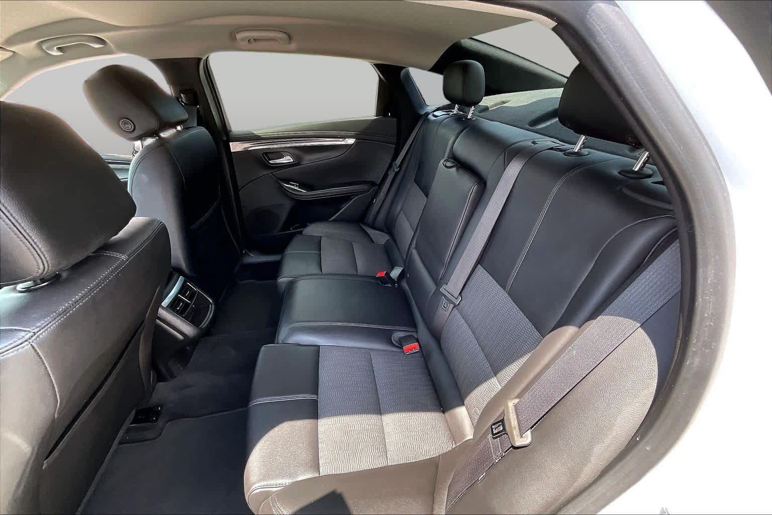 Used 2018 Chevrolet Impala LT FWD image 20