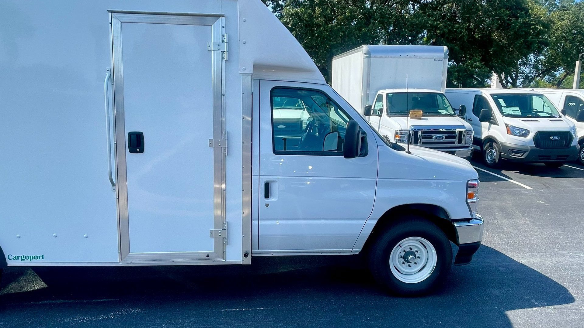 New 2025 Ford E-350 and Econoline 350 Super Duty w/ Power Equipment Group RWD video 3