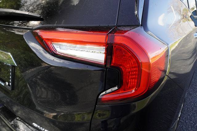 Used 2024 GMC Terrain Denali w/ Black Diamond Edition image 34