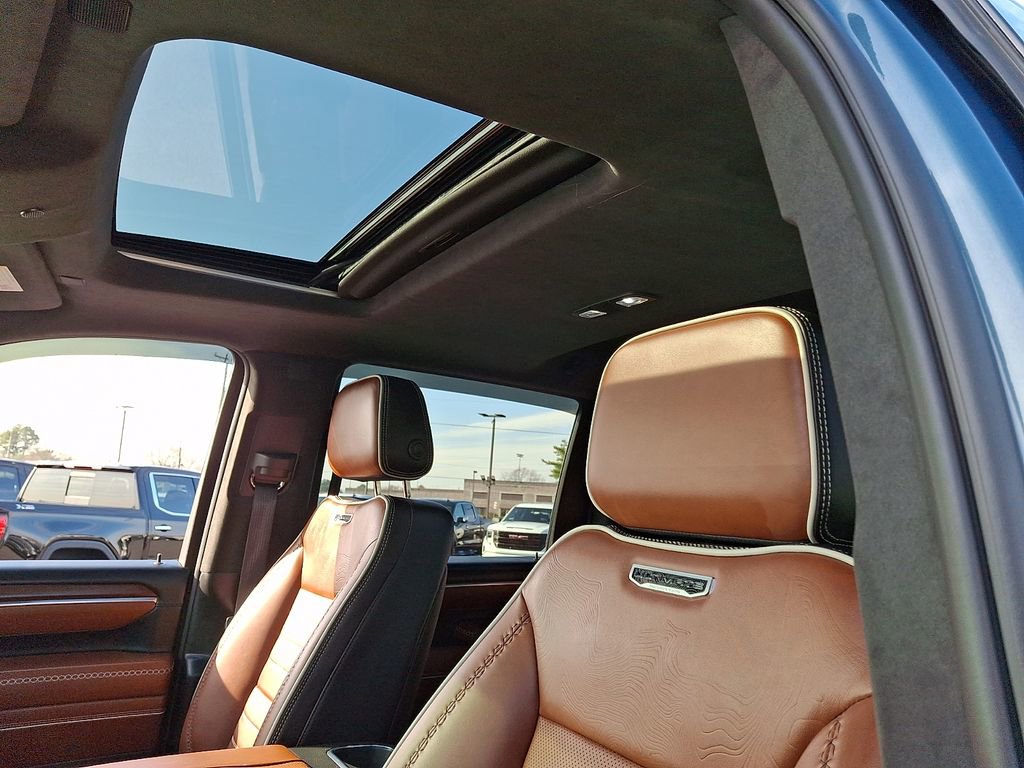 Used 2025 GMC Sierra 2500 Denali Ultimate image 13