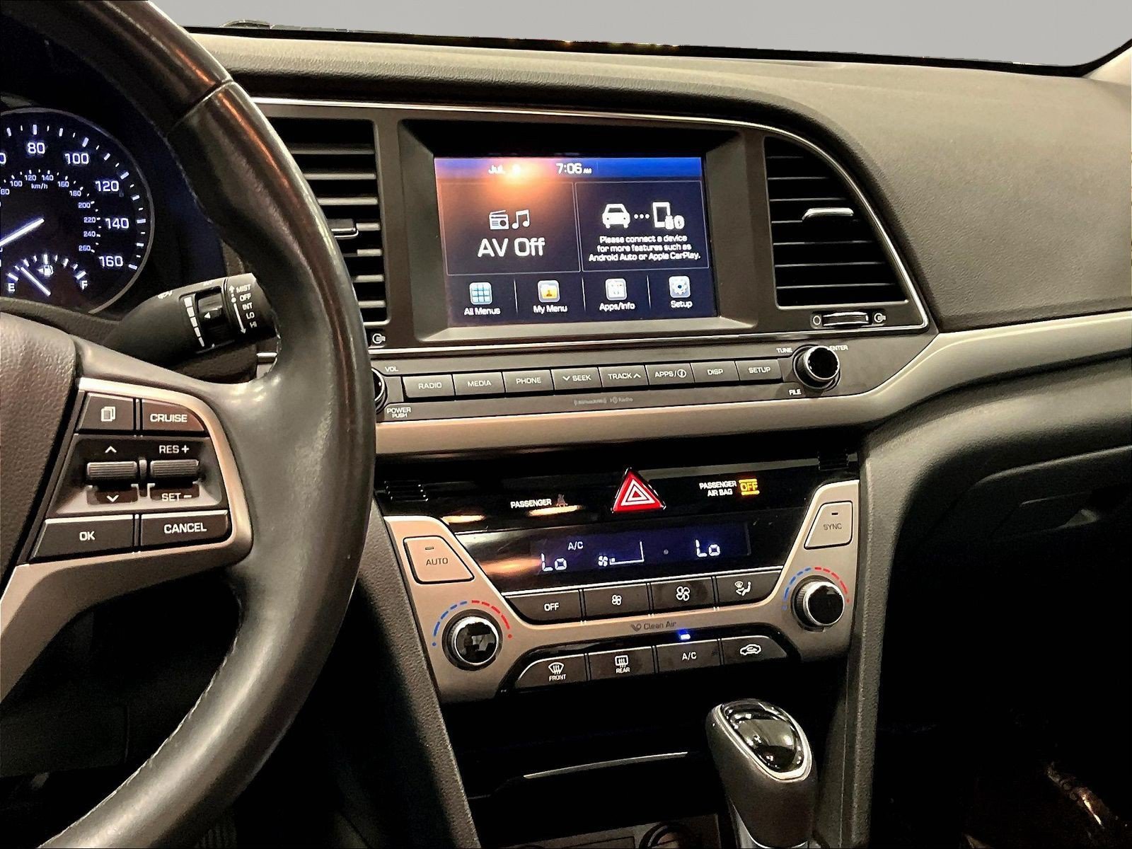 Used 2018 Hyundai Elantra Value Edition w/ Winter Weather Package FWD image 9