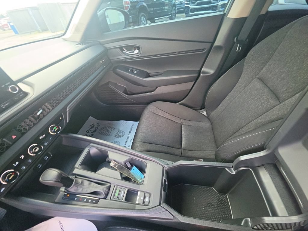 Used 2025 Honda Accord SE image 23