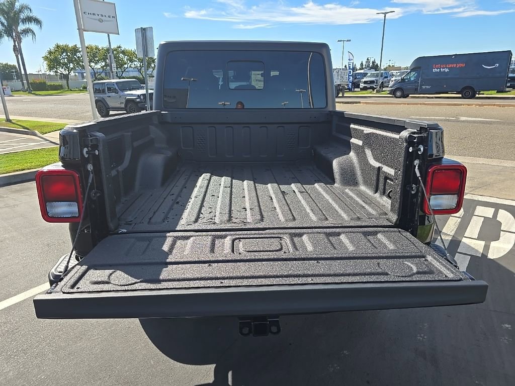 New 2025 Jeep Gladiator Sport image 14