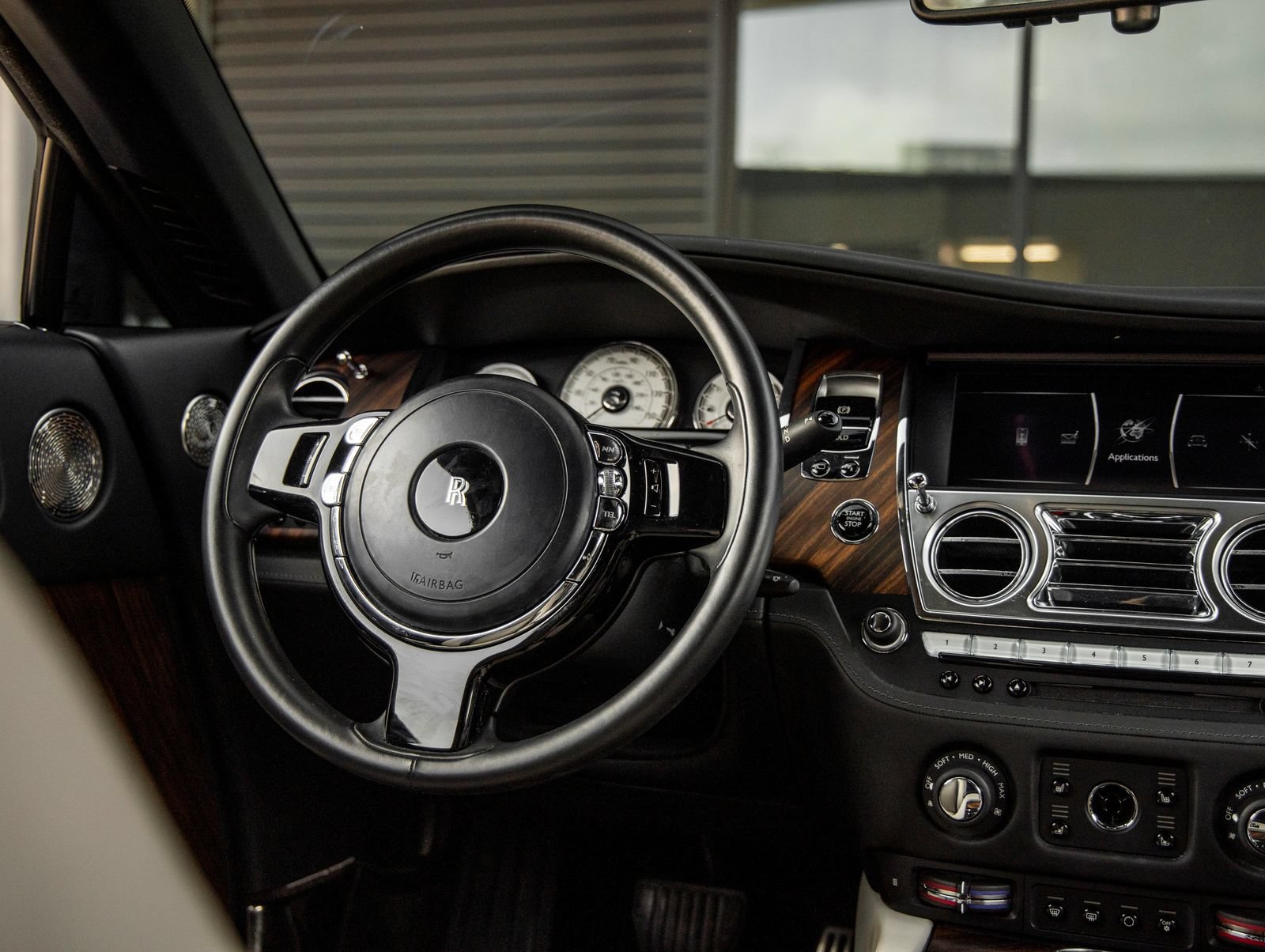 Used 2019 Rolls-Royce Wraith RWD image 37